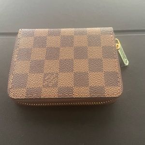 LV Look a like Damier zippy wallet